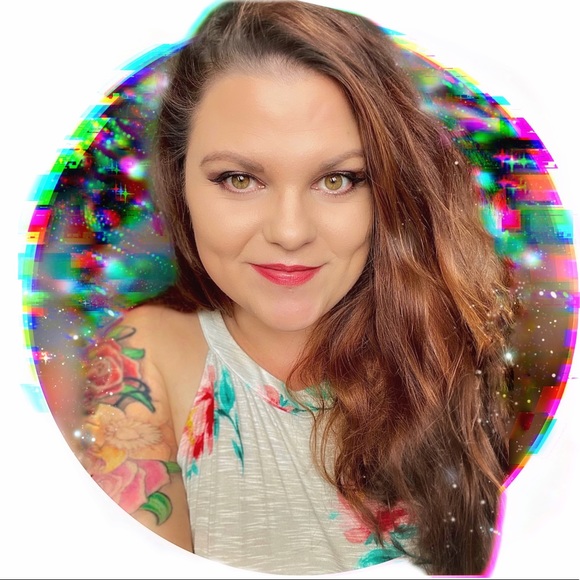 Meet your Posher, Amanda - Picture 1 of 1